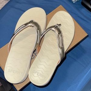 Speedy Top Sider Flip Flops silver Metallic Size 8.5